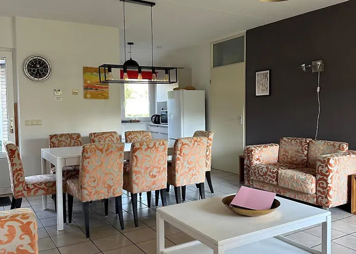 בית נופש Recreatiebungalow לוכם